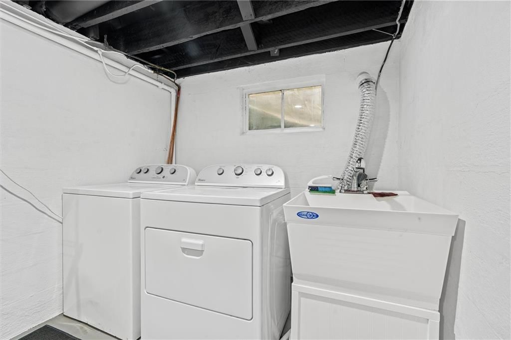 404 E 3rd Street — photo 39