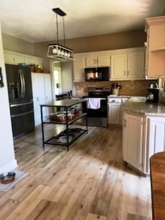 633 NW Brookhaven Drive — photo 18