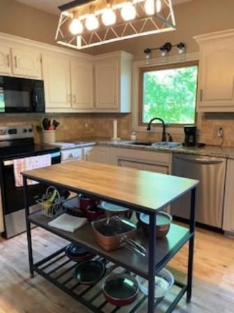633 NW Brookhaven Drive — photo 20