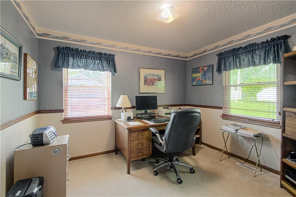 10648 N Oak Trafficway — photo 17