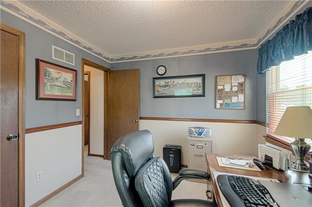 10648 N Oak Trafficway — photo 18