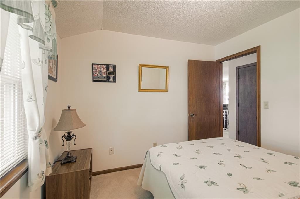 10648 N Oak Trafficway — photo 21