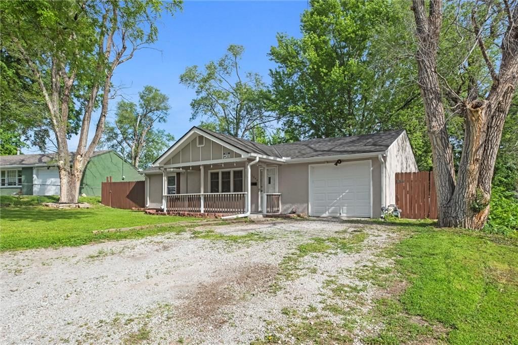 1044 S 50th Drive — photo 3