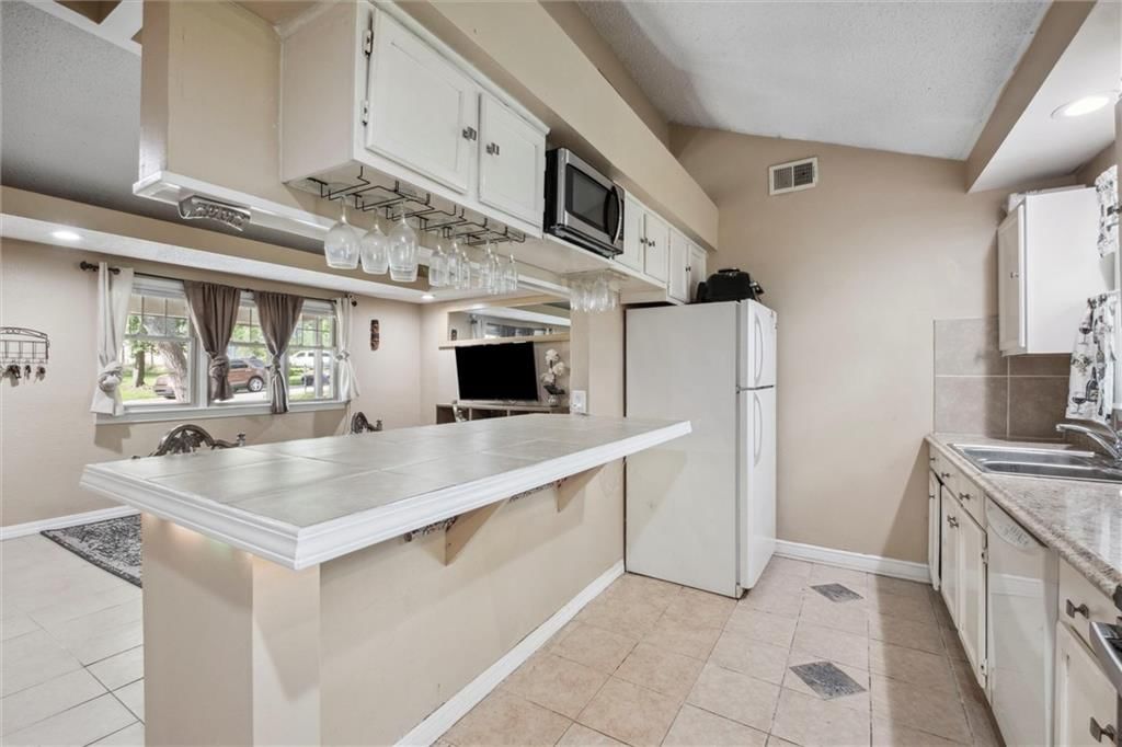 1044 S 50th Drive — photo 11