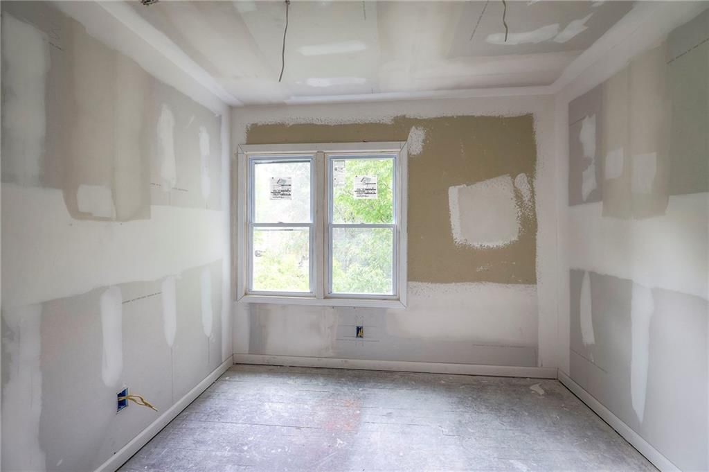 3021 E 8th Street — photo 11