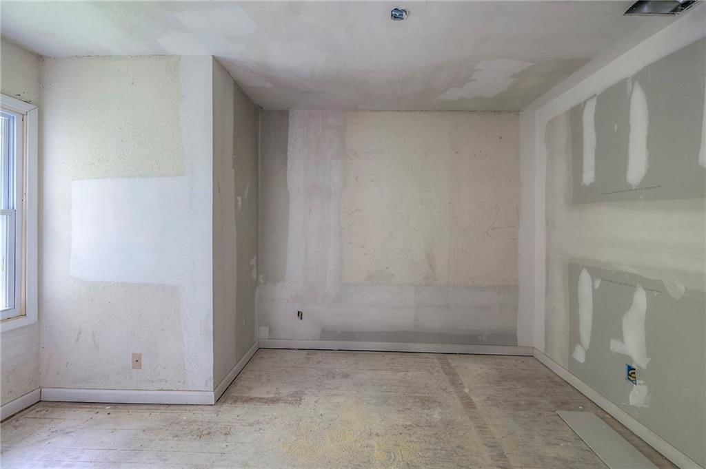 3021 E 8th Street — photo 14