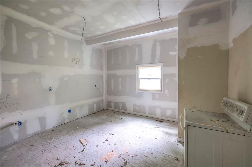 3021 E 8th Street — photo 20