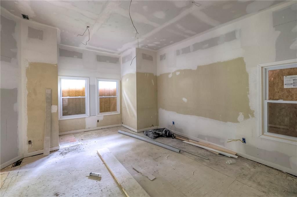 3021 E 8th Street — photo 25