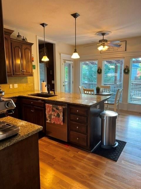 3902 Wentworth Court — photo 4