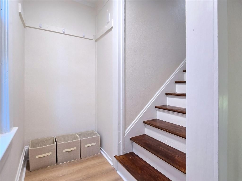 544 Everett Avenue — photo 14
