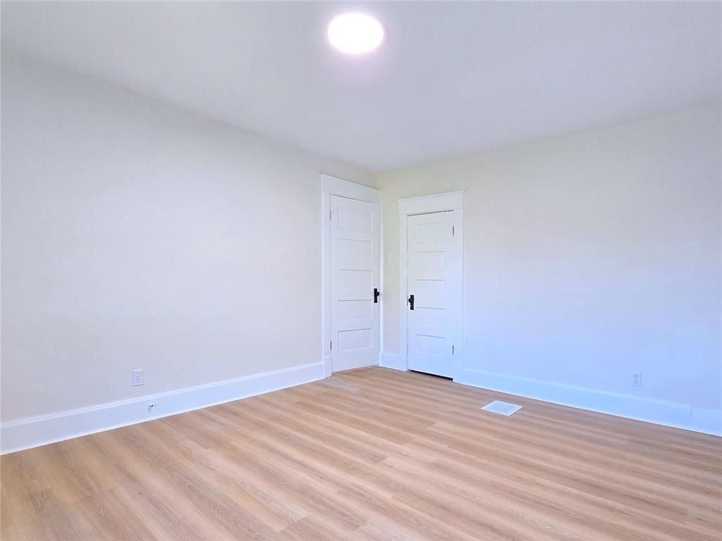 544 Everett Avenue — photo 18