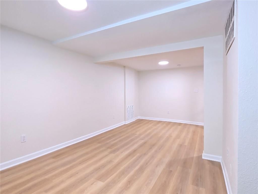 544 Everett Avenue — photo 27