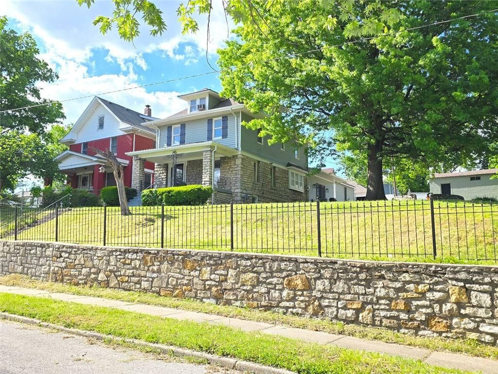 544 Everett Avenue — photo 31