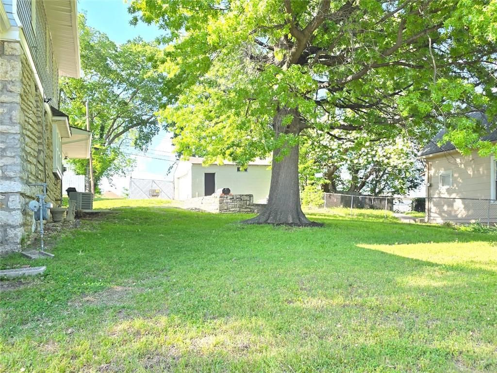544 Everett Avenue — photo 33
