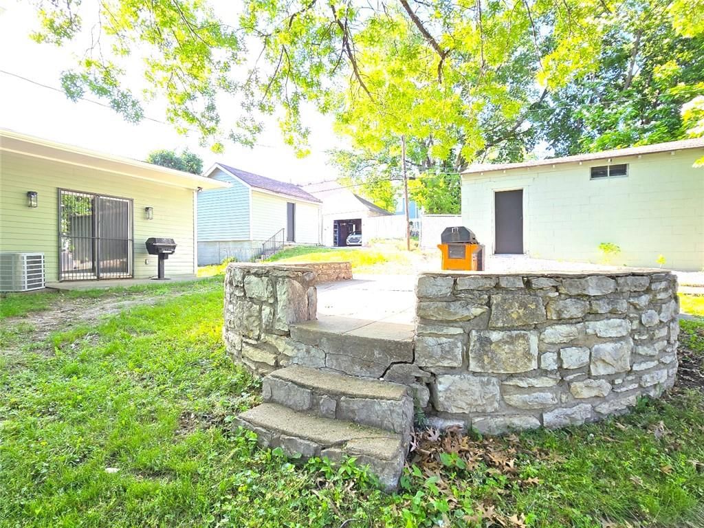 544 Everett Avenue — photo 34