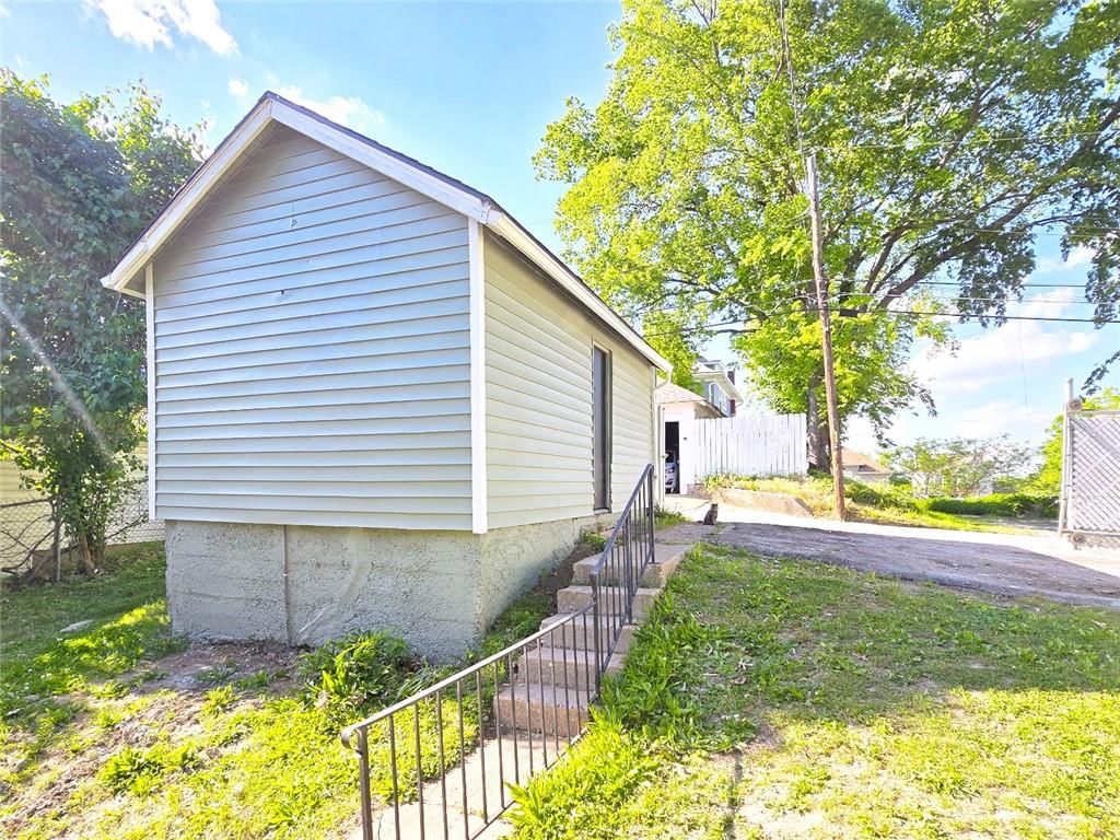 544 Everett Avenue — photo 36