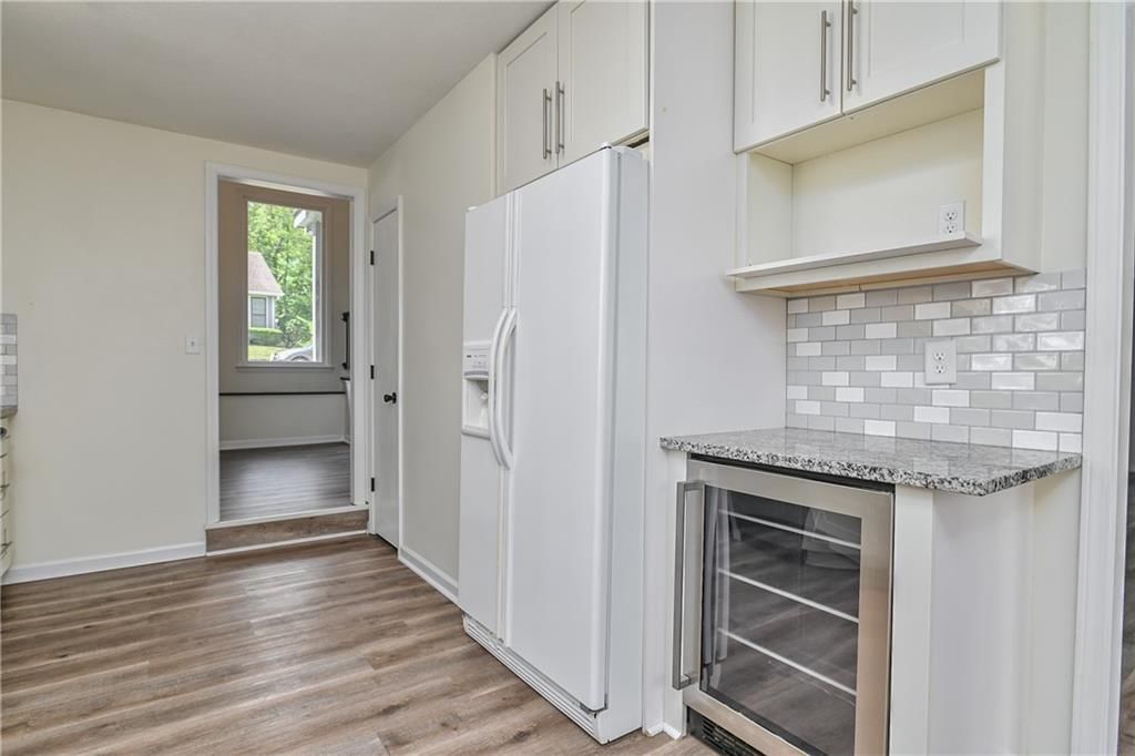 3512 Apple Tree Lane — photo 9