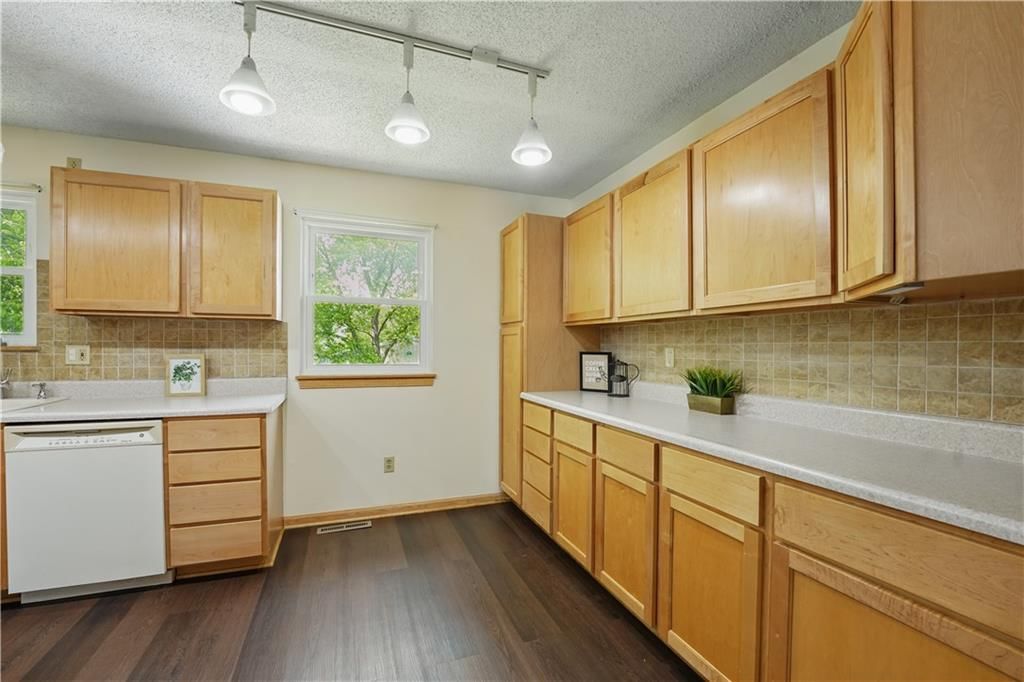 604 W Hulett Street — photo 6