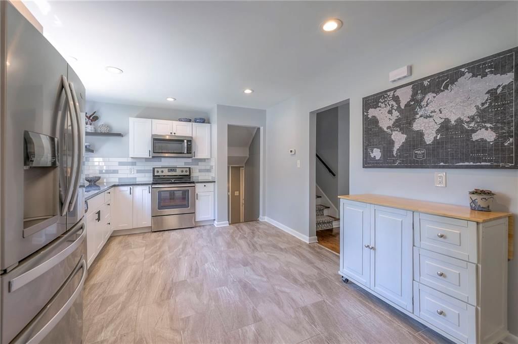 8821 Newton Drive — photo 9