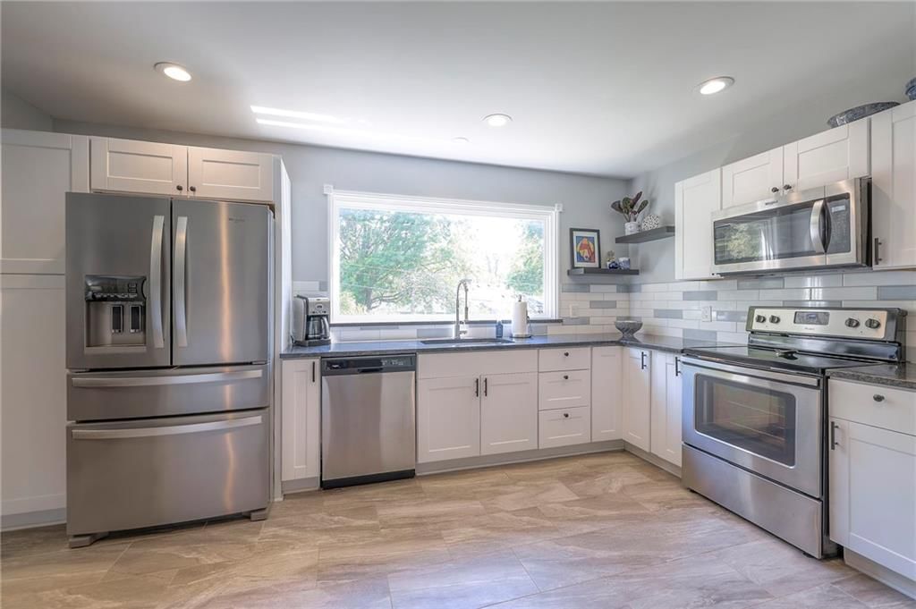 8821 Newton Drive — photo 11