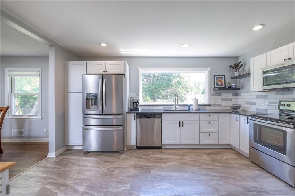 8821 Newton Drive — photo 12