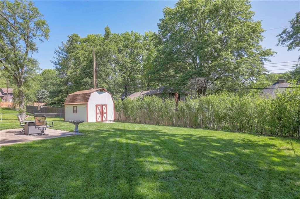 8821 Newton Drive — photo 35