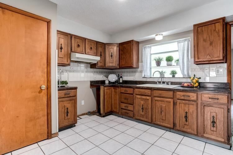 2434 S 47th Drive — photo 10