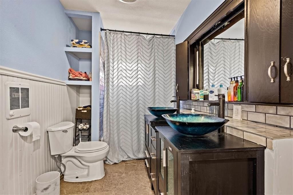 737 Brown Avenue — photo 13