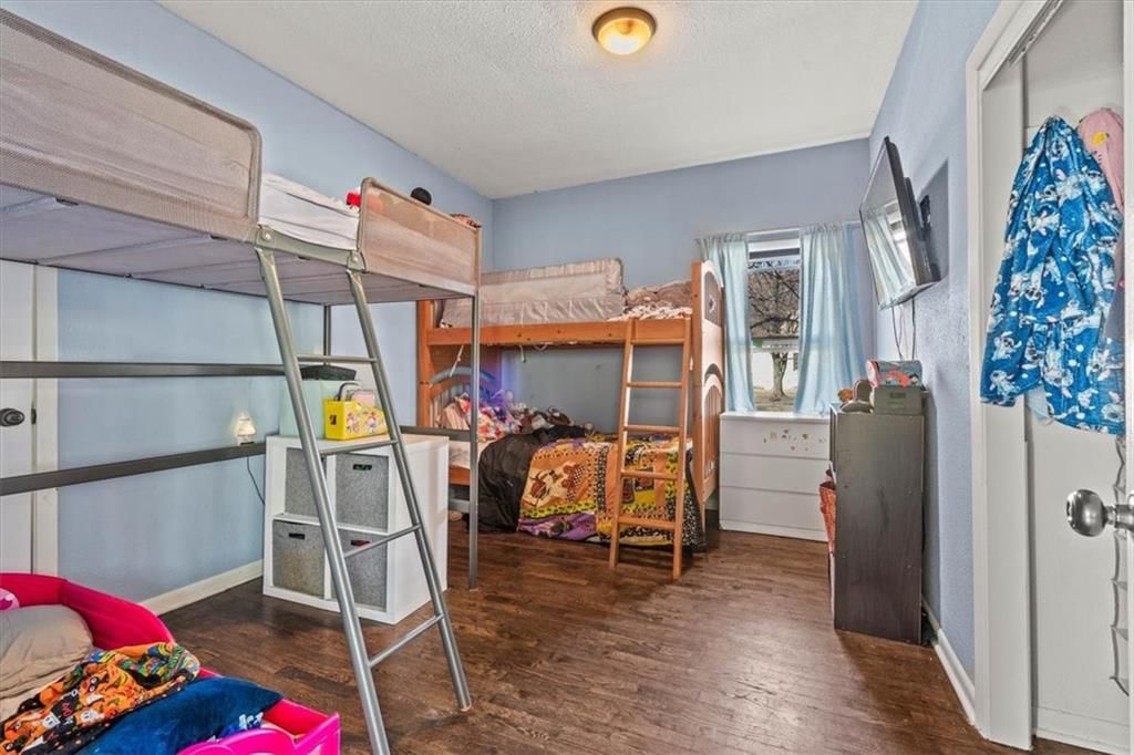 737 Brown Avenue — photo 16