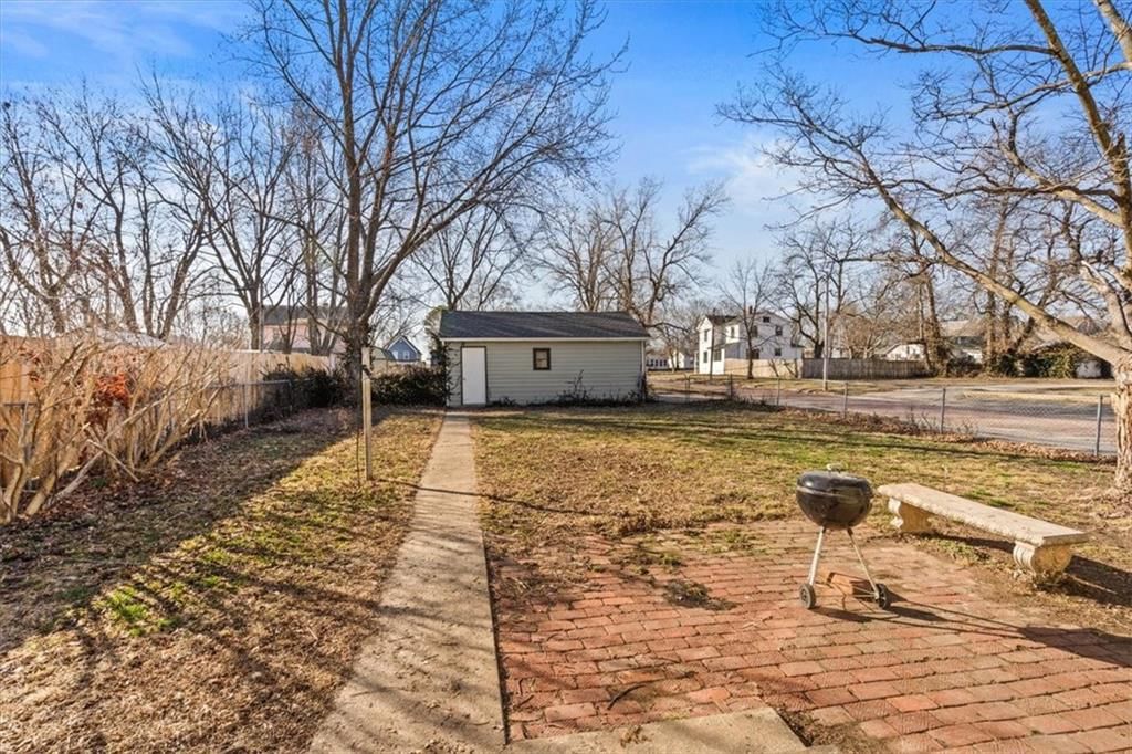 737 Brown Avenue — photo 17