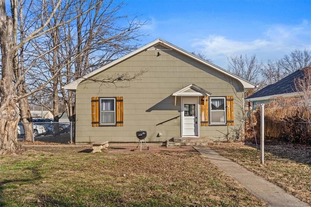 737 Brown Avenue — photo 18