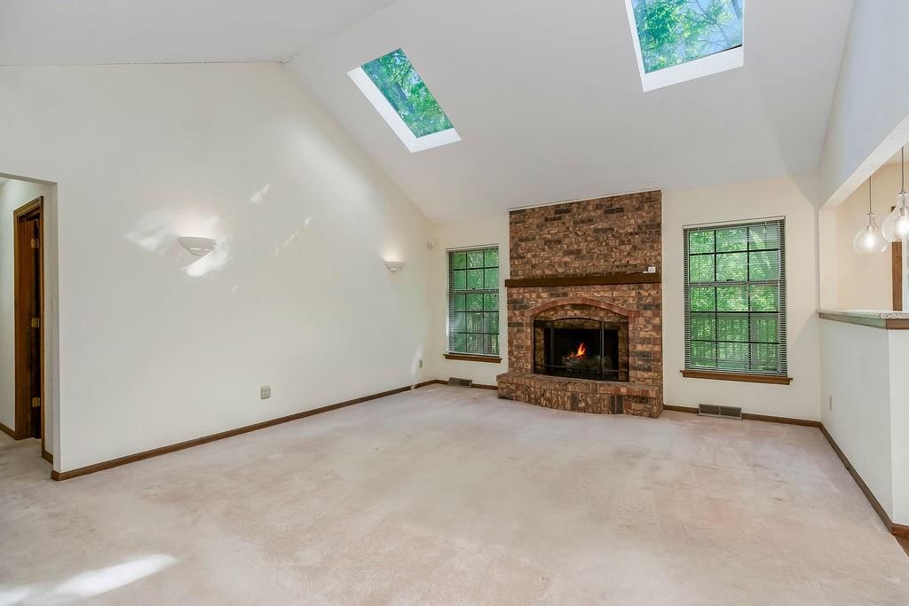 Photo 2 of 21 - 5004 S Kendall Drive
