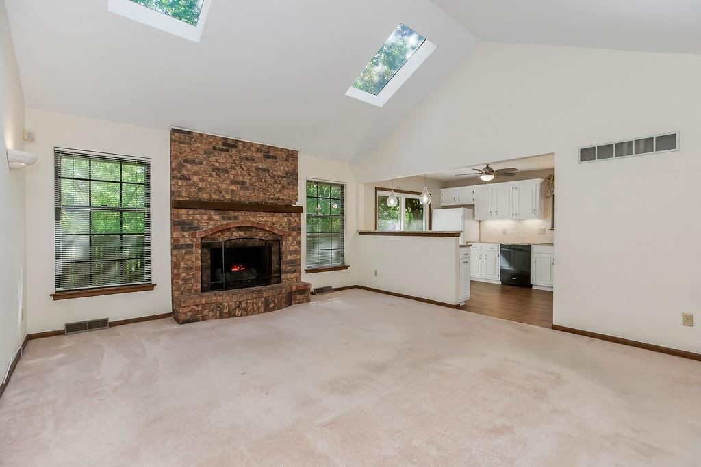Photo 3 of 21 - 5004 S Kendall Drive