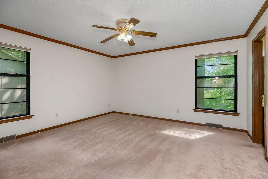 Photo 11 of 21 - 5004 S Kendall Drive