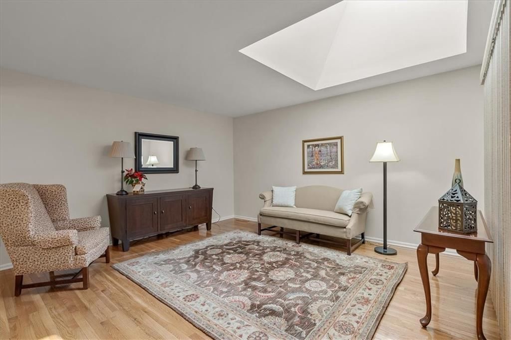 12782 OVERBROOK Road — photo 9