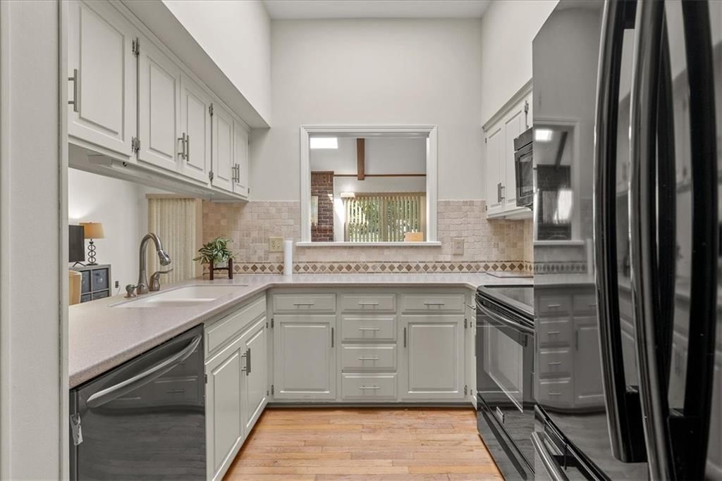 12782 OVERBROOK Road — photo 14