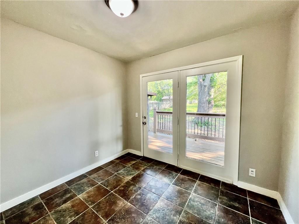 11320 E 56th Terrace — photo 8