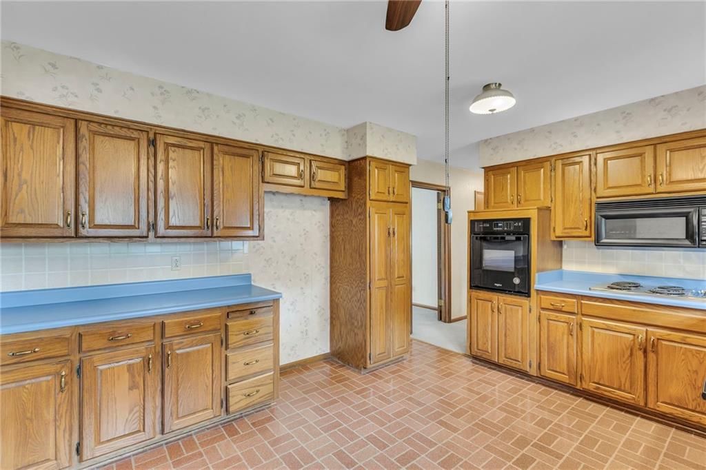 7701 W 97th Street — photo 10