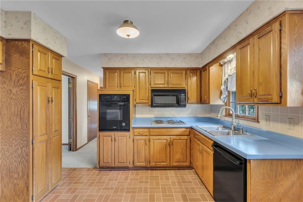 7701 W 97th Street — photo 13