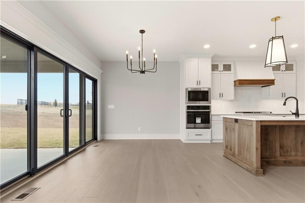 2531 NE Woodland Oak Circle — photo 13
