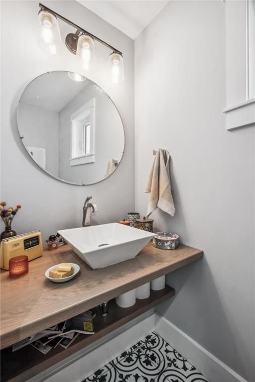 2521 E 25th Place — photo 12