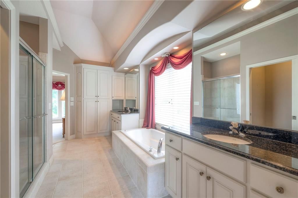 Photo 33 of 50 - 205 SE Hackamore Drive