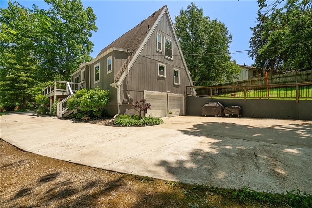6904 Millridge Street — photo 35