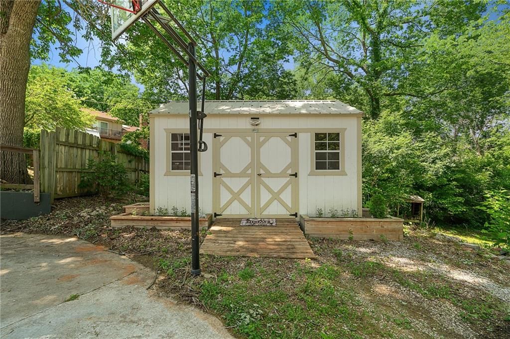 6904 Millridge Street — photo 38