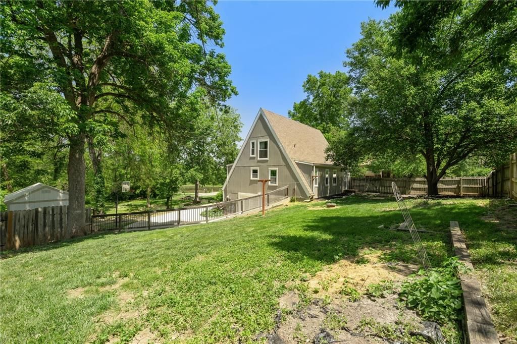 6904 Millridge Street — photo 40