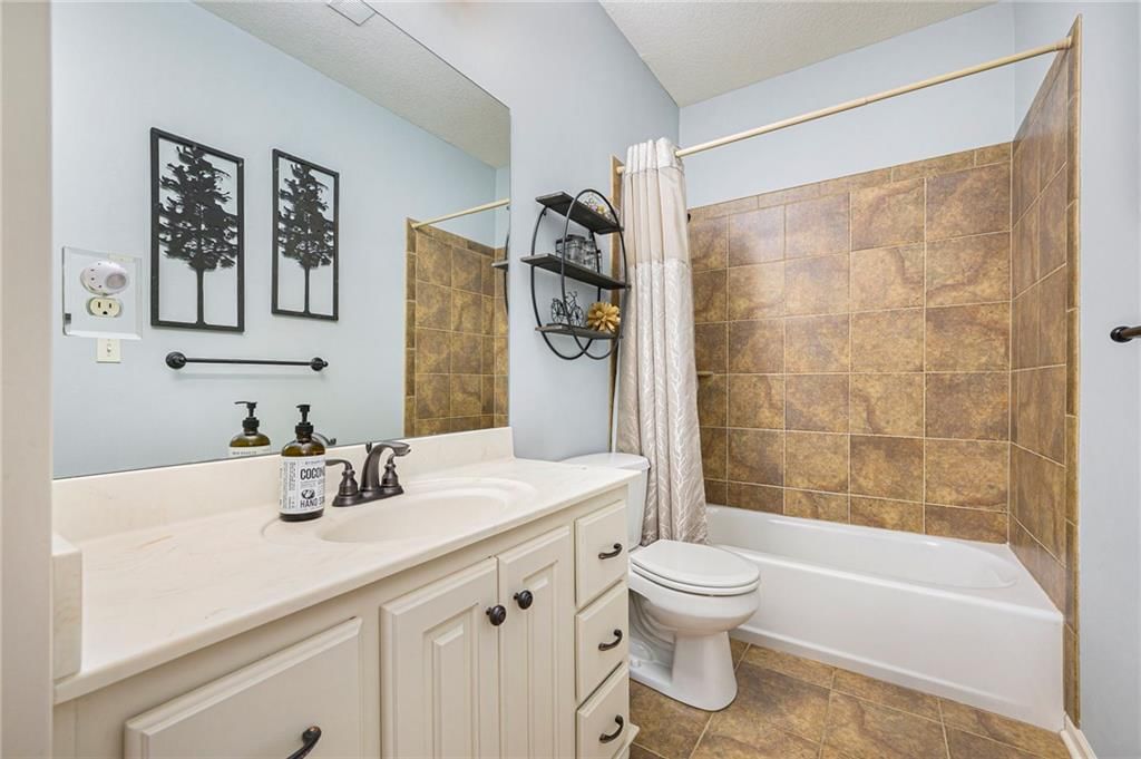 6215 N Allenton Avenue — photo 21