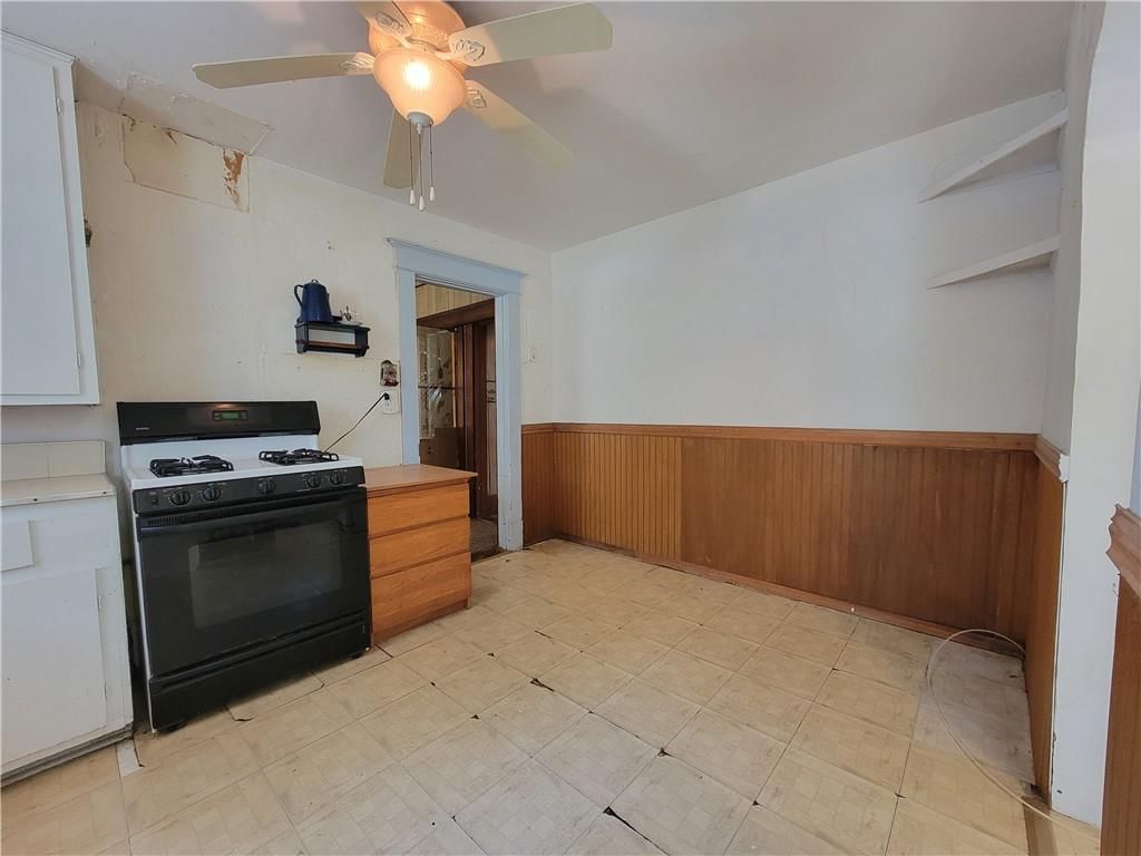 111 S Wall Street — photo 25