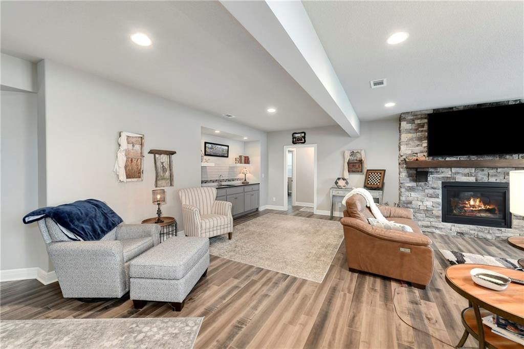 1407 Kensington Lane — photo 41