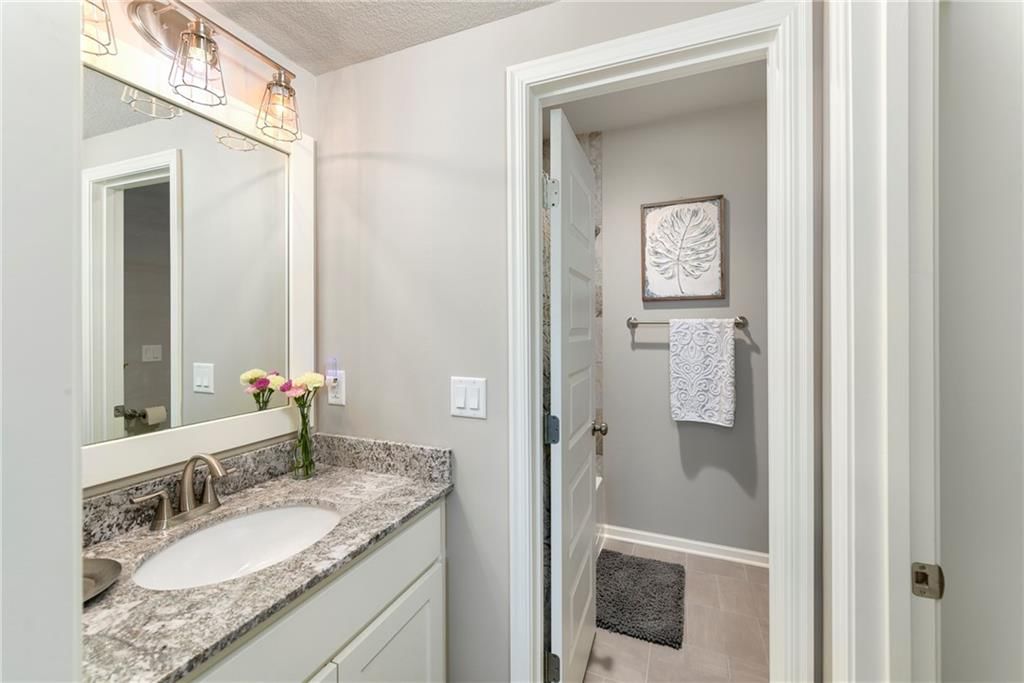 1407 Kensington Lane — photo 53