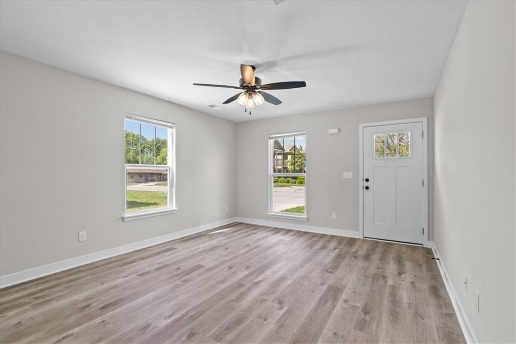 Photo 5 of 17 - 152 SW 8th Street